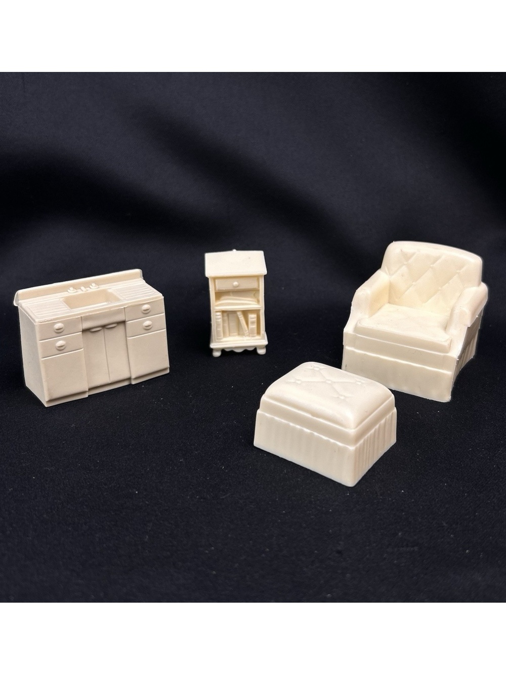 Vintage Marx Dollhouse Furniture Lot Sofa Chair Ottoman Sink End Table 60s?